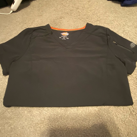 Small Dickies Scrub TOP! - Picture 2 of 2